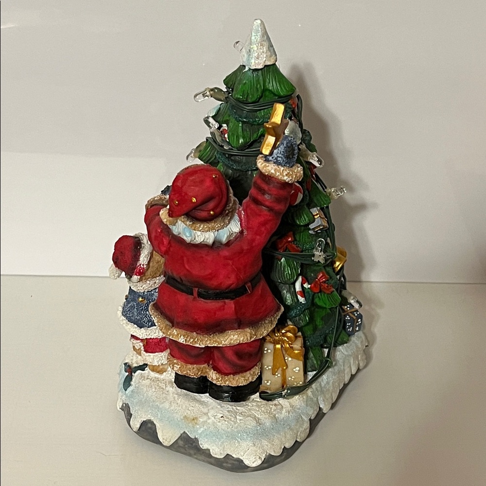 Vintage Holiday Musical LED Christmas Tree Figurine. Eight holiday songs. NWOT - Picture 10 of 14